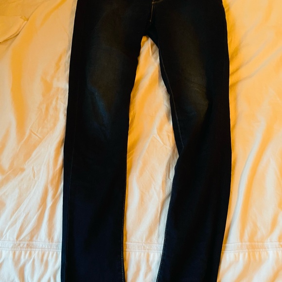 Indigo, no distress 711 Skinny Levi’s - Picture 3 of 6